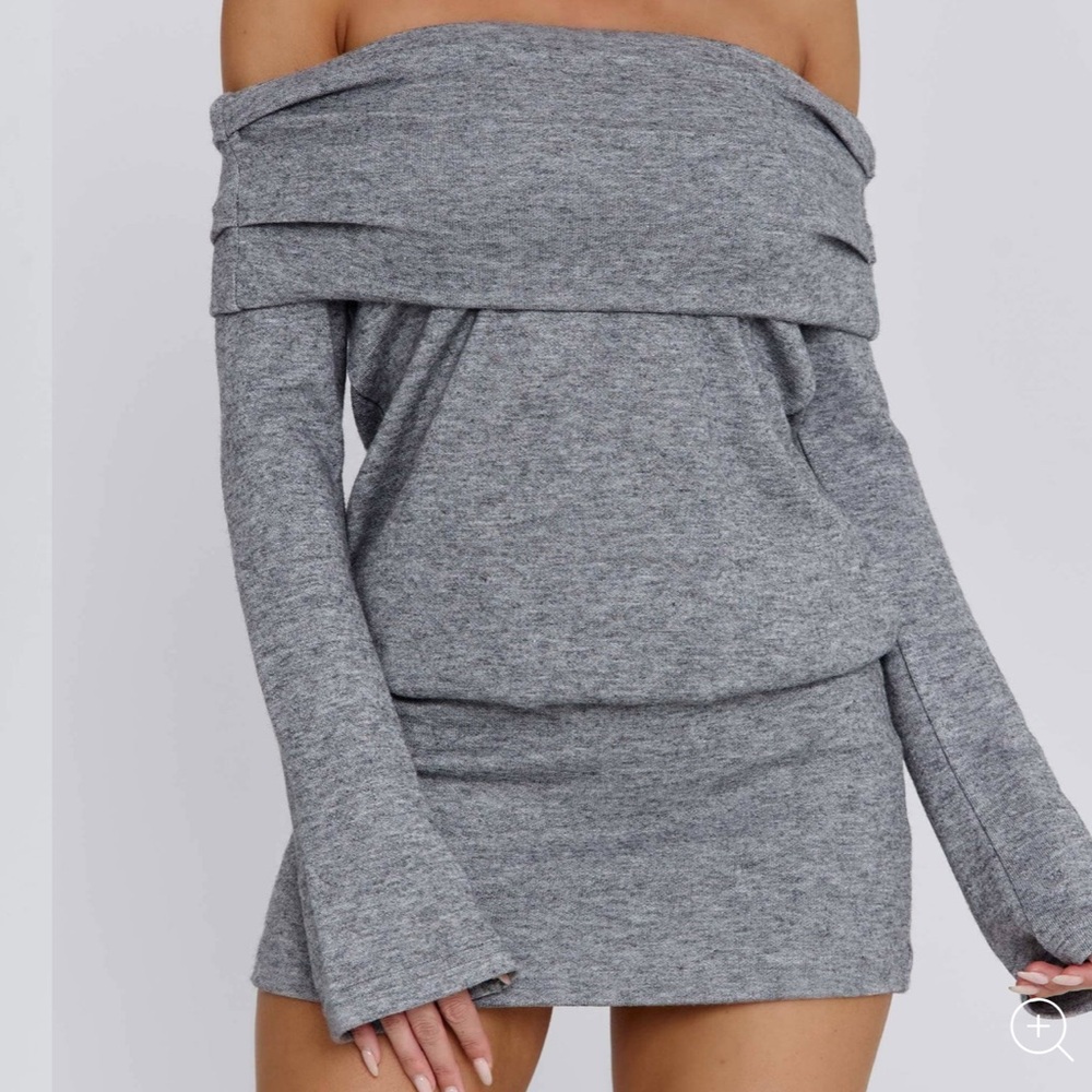 Off-Shoulder Long Sleeve Gray Knit Dress